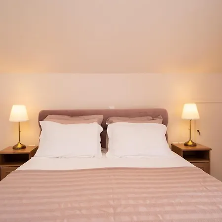 Christina's Place شقة