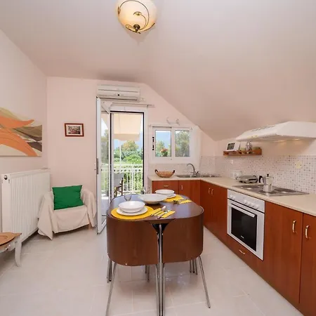 Christina's Place شقة سامي