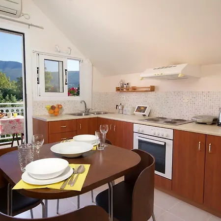 Christina's Place Σάμη