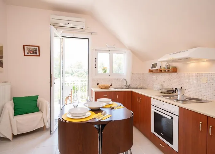 Διαμέρισμα Christina's Place *